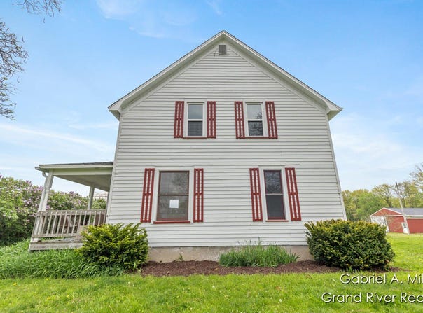 49 E 112th Street, Grant, MI 49327