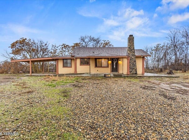 412 Bridge St, Granger, WA 98932