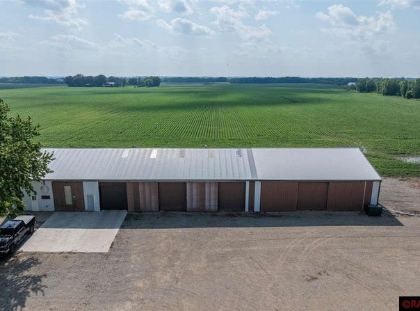 829 S Main St, Winnebago, MN 56098