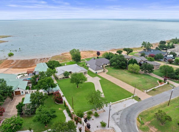 209 Senisa Dr., Buchanan Dam, TX 78609