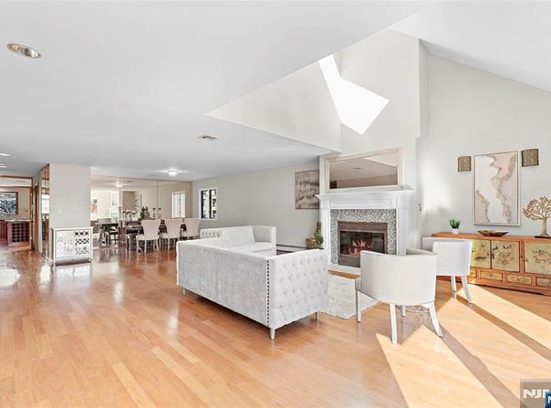 8000 River Road 9B, North Bergen, NJ 07047