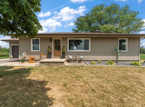 13113 Montgomery Street, Crown Point, IN 46307