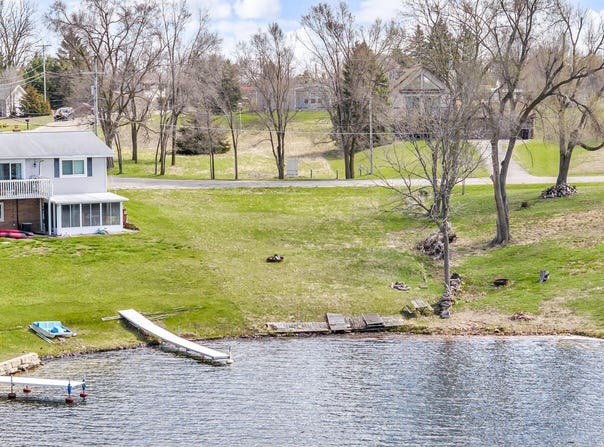 10524 Somerset Road, Cement City, MI 49233