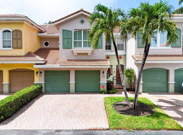 104 Las Brisas Circle, Hypoluxo, FL 33462
