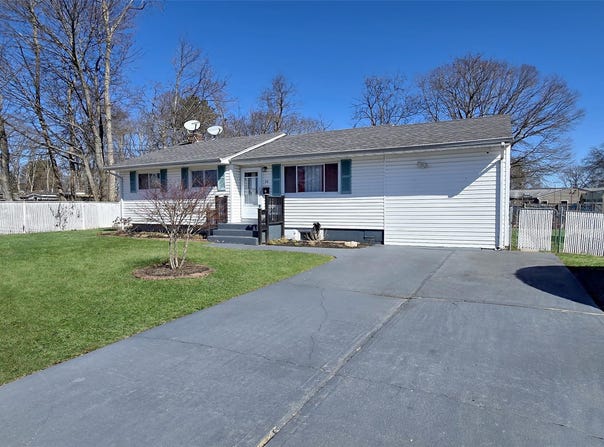 23 William Street, Central Islip, NY 11722