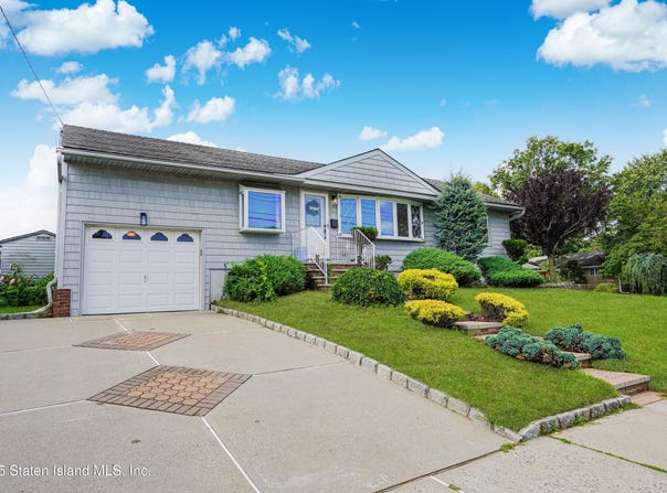 24 N Parkview Terrace, Hazlet, NJ 07730