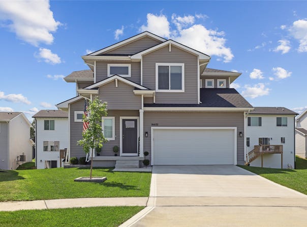 16632 Mill Pond Circle, Urbandale, IA 50323