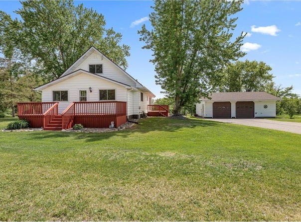 124 E 6th Street, Randall, MN 56475