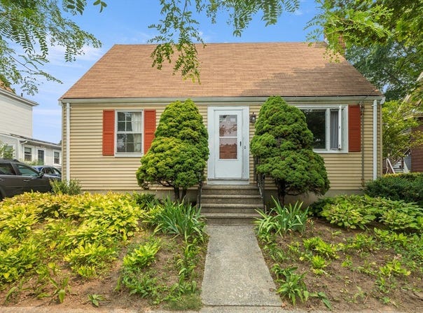9 Maple Avenue, Salem, MA 01970