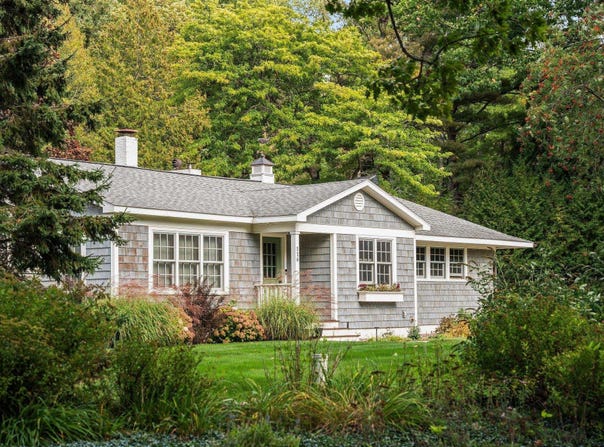 116 W Hill Street, Leland, MI 49654
