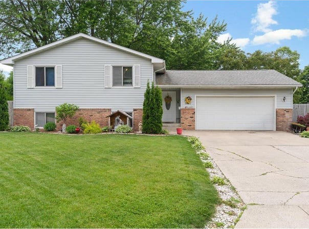 2040 6th Avenue NE, Owatonna, MN 55060