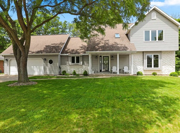 2841 MAYFLOWER Road, GREEN BAY, WI 54311