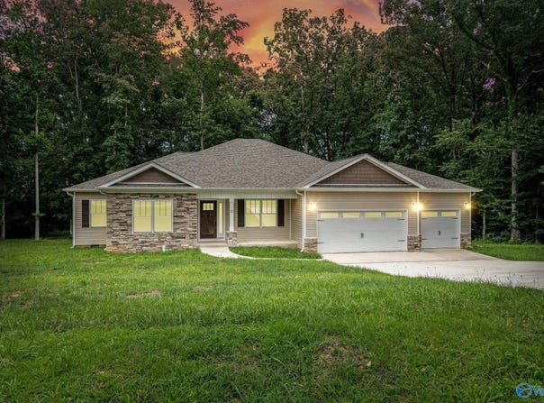 10 Cricket Hill Road, Flintville, TN 37335