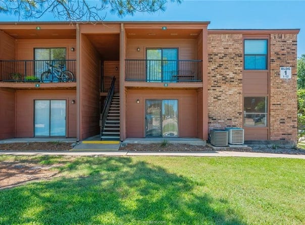 904 University Oaks #11, College Station, TX 77840