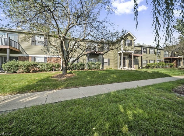 1328 Mc Dowell Road, Naperville, IL 60563