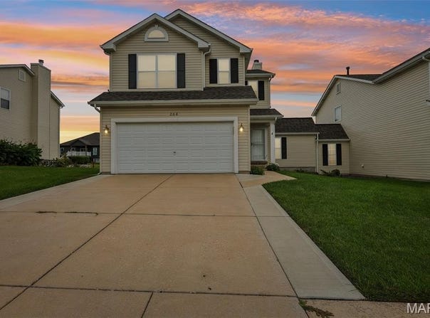 206 Colonial Crossing, Wentzville, MO 63385