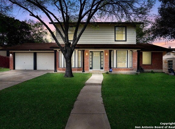 131 Nocturne Dr, San Antonio, TX 78216