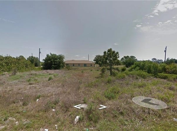 705/707 Gilbert, LEHIGH ACRES, FL 33973