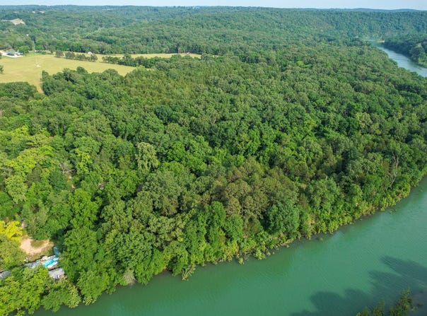 04 County Road 318, Tecumseh, MO 65760