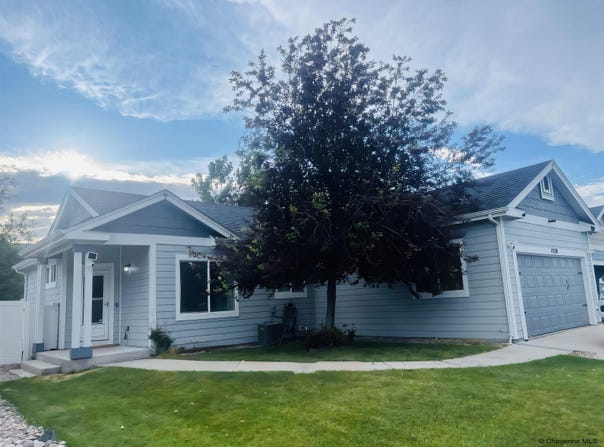 1720 MAROON DR, Cheyenne, WY 82001