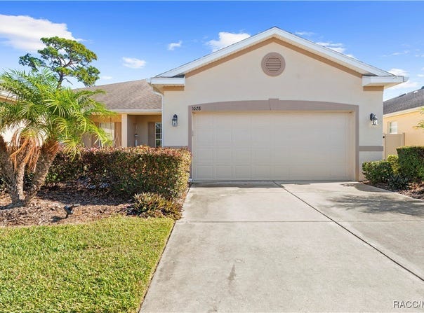1028 Orca Court, Holiday, FL 34691