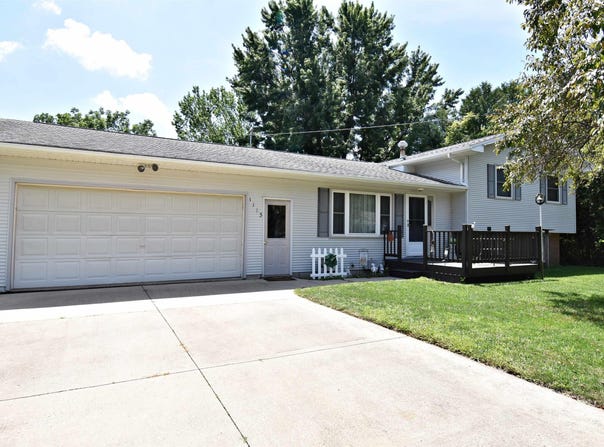 1113 4th St. N.E., Independence, IA 50644