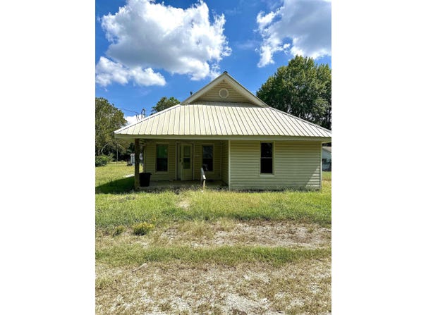 207 S Hall St, Donaldson, AR 71941