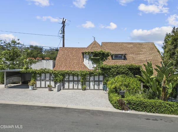 215 Pepper Road, Newbury Park, CA 91320