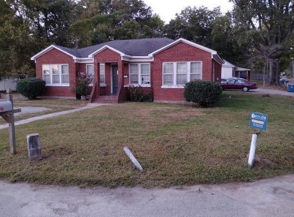 341 REDDEN ST, HUNTINGDON, TN 38344
