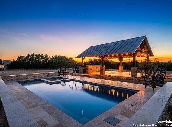 34 RUSTY SPUR DR, Fredericksburg, TX 78624