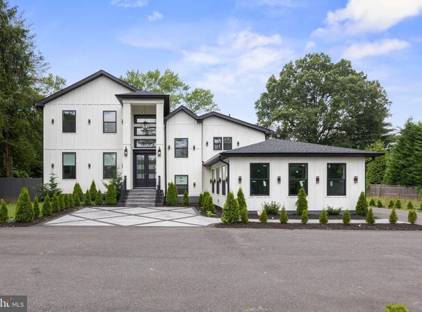 4329 BRIDGEBORO ROAD, MOORESTOWN, NJ 08057