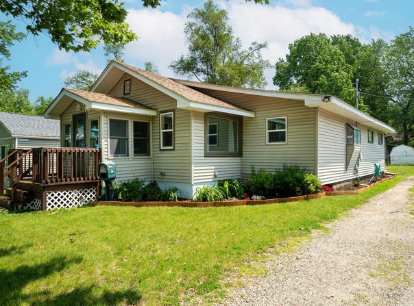 100 N Woodlawn Avenue, Battle Creek, MI 49037