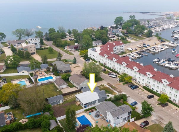 340 N Berrien Street, New Buffalo, MI 49117