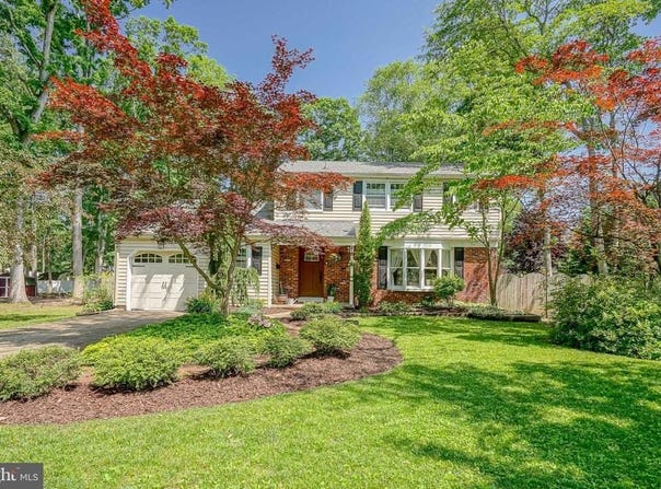 20 DELWOOD LANE, BERLIN, NJ 08009