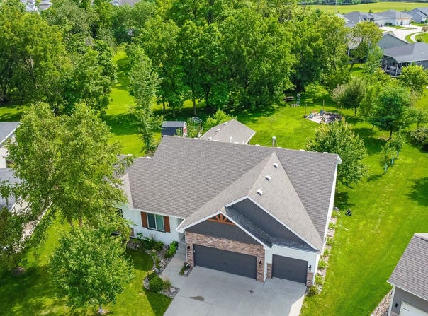 2165 SE Oxford Drive, Waukee, IA 50263