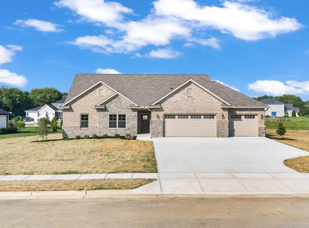 2573 Pleasant View Drive, Troy, OH 45373