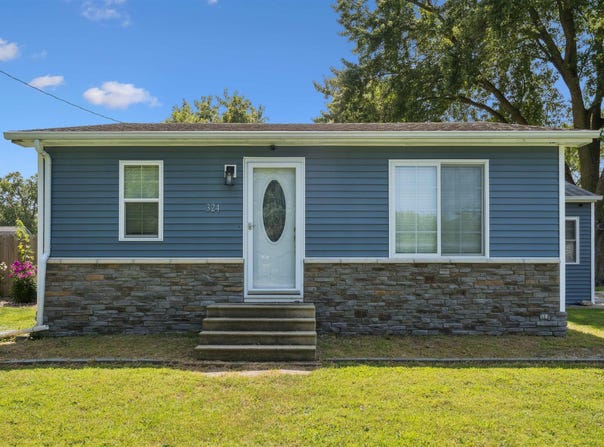 324 Douglas St Street, Jesup, IA 50648