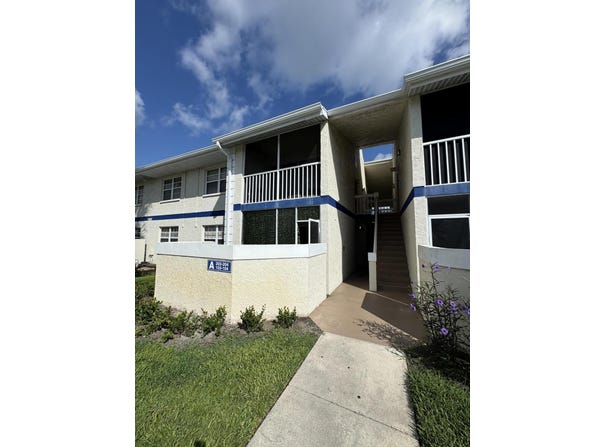1500 SE Royal Green Circle, Port Saint Lucie, FL 34952