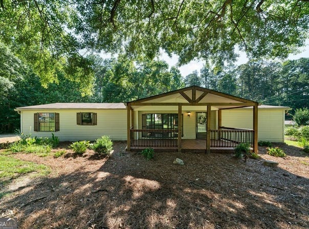 985 Brooks Rackley, Dallas, GA 30157