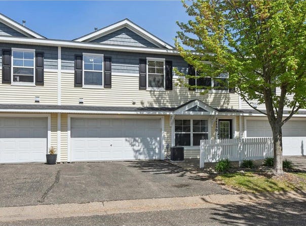 2489 Dawes Place, River Falls, WI 54022