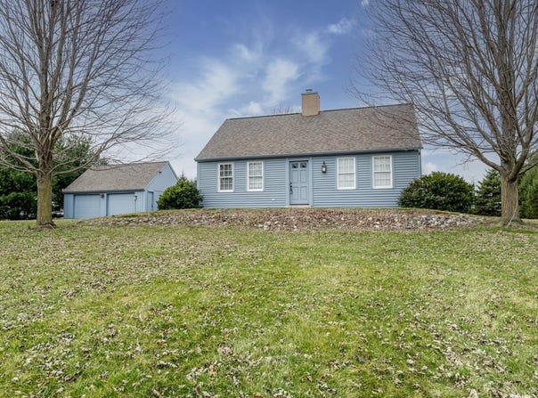 9654 Date Road, Baroda, MI 49101