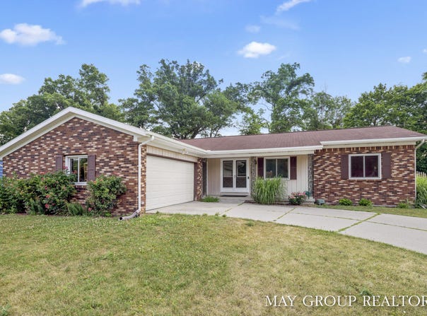 4452 Trail View Drive NE, Grand Rapids, MI 49525