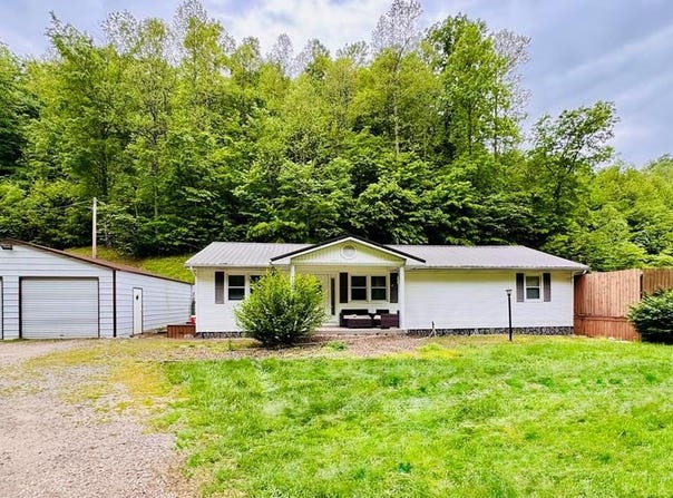 1621 Caudill Fork Road, Oil Springs, KY 41238