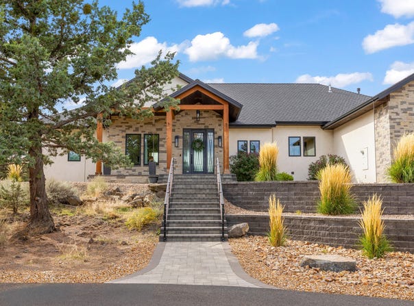 62825 Montara Drive, Bend, OR 97701