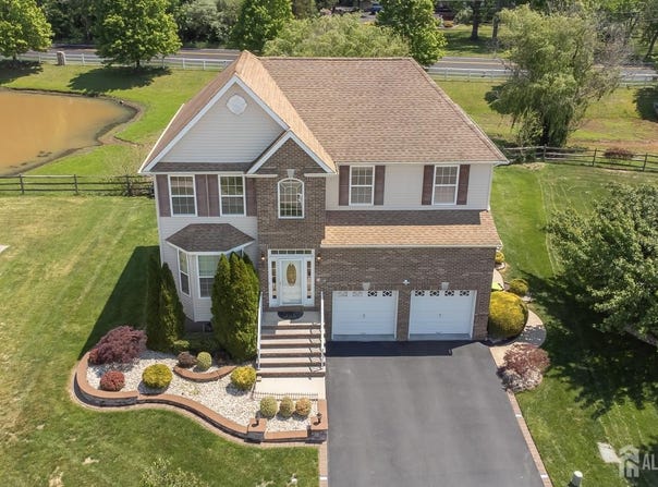 32 Carnation Road, Monroe, NJ 08831
