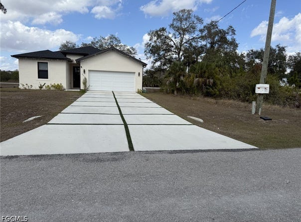 6013 Acorn Circle, Labelle, FL 33935