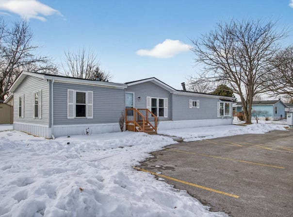 300  Highlands, Temperance, MI 48182