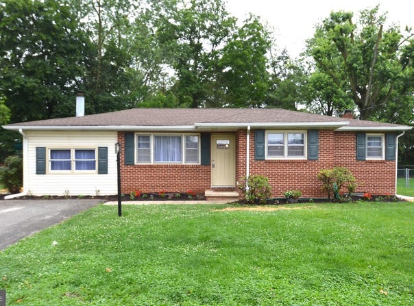 5 SHENNYS DRIVE, YORK, PA 17408