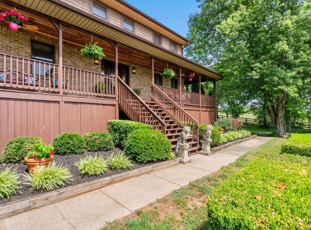 111 Carlsan Spring Drive, Georgetown, KY 40324