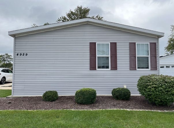 4929 Colonial Dr, Monee, IL 60449